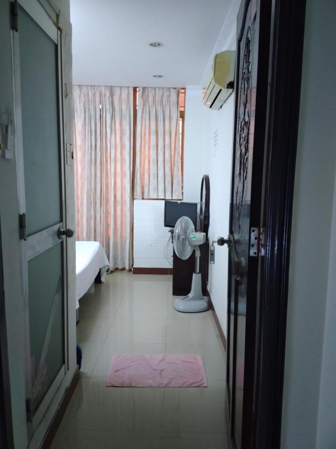 Guest House Uttrang Ho Chi Minh-stad Buitenkant foto